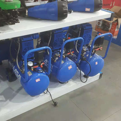 Pompa d'aria senza olio compressore silenzioso 980W Potenza 30L Capacità CONFIGURAZIONE PORTABLE