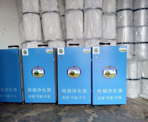 Voltaggio 380 V o estrattore di fumo di saldatura a braccio singolo di aspirazione su misura con progetto